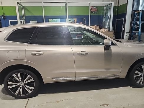 Used 2023 Volvo XC60 B5 Plus w/ Climate Package AWD/4WD image 5