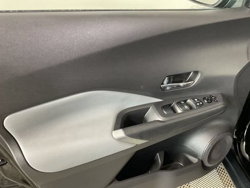 Used 2021 Nissan Kicks SR w/ SR Premium Package FWD image 16