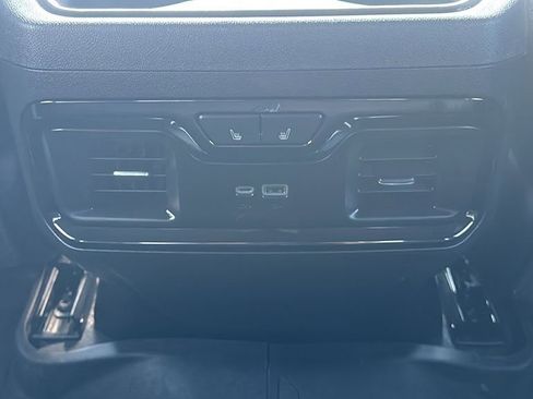 Used 2024 GMC Sierra 2500 AT4 w/ AT4 Premium Plus Package image 24