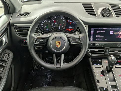 Certified 2023 Porsche Macan AWD/4WD image 15