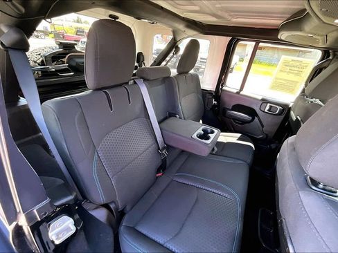 Used 2024 Jeep Wrangler Unlimited Rubicon 4xe AWD/4WD image 26