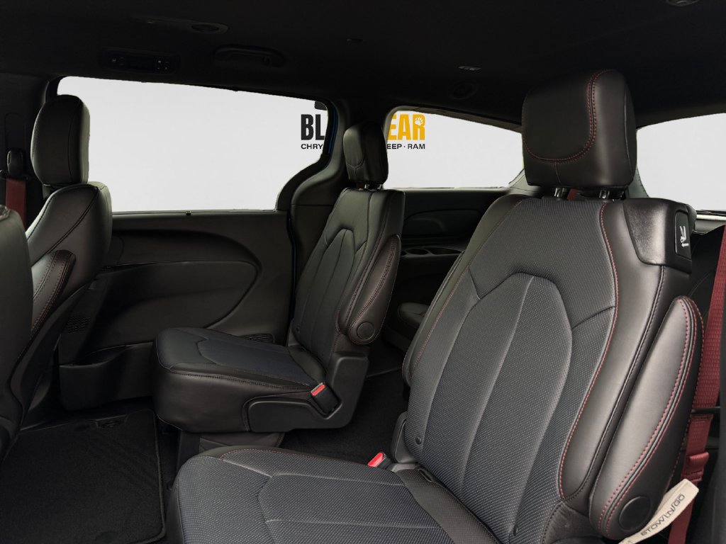 New 2027 Chrysler Pacifica Select AWD/4WD image 9