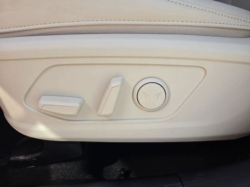 Certified 2022 Kia Sorento EX w/ Panoramic Sunroof Package image 16