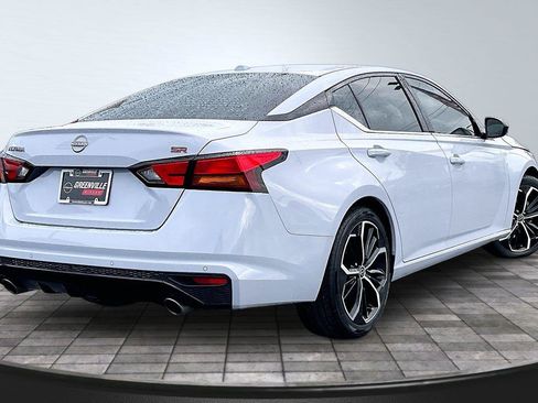 Certified 2024 Nissan Altima 2.5 SR w/ SR Premium Package FWD image 14