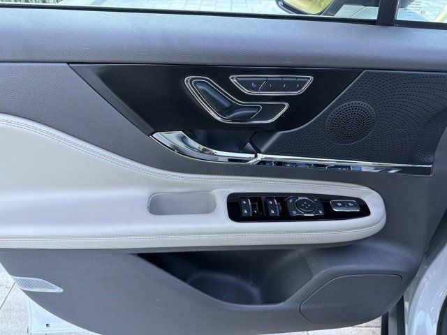 Certified 2024 Lincoln Corsair FWD image 11