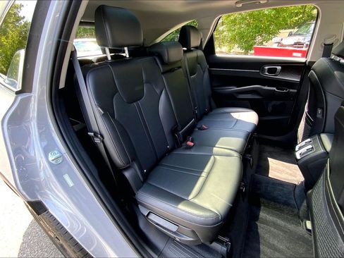 Used 2024 Kia Sorento S w/ Panoramic Sunroof Package AWD/4WD image 29