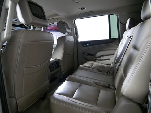 Used 2015 GMC Yukon XL SLE w/ Convenience Package image 32