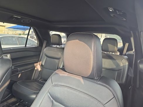 Used 2020 Ford Explorer Limited w/ Class III Trailer Tow Package RWD image 5