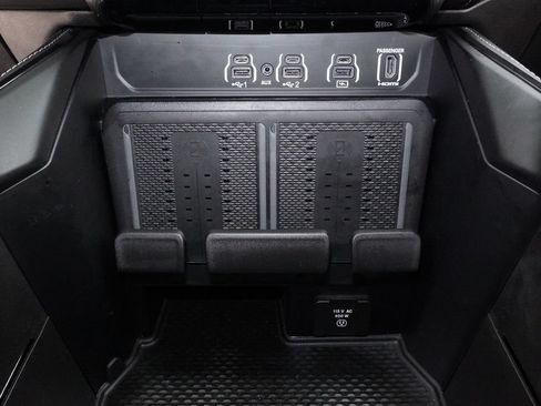 Used 2026 RAM 2500 Limited AWD/4WD image 19