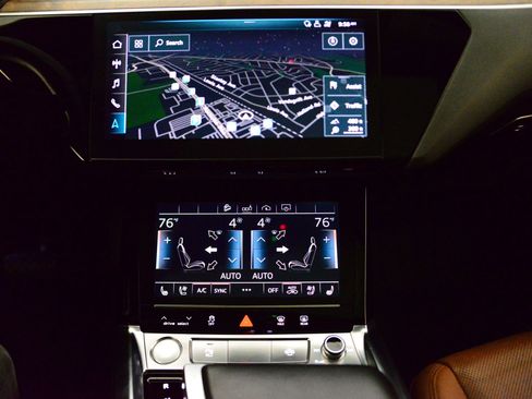 Used 2019 Audi e-tron Premium Plus image 31