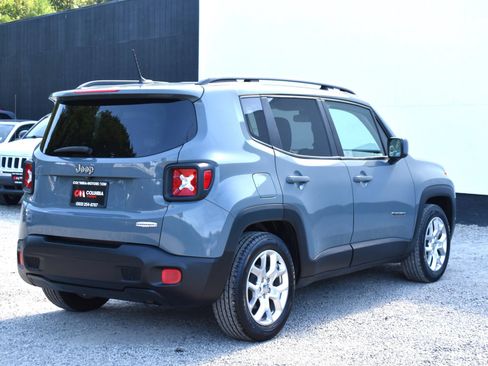 Used 2017 Jeep Renegade Latitude FWD image 7