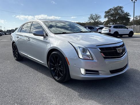 Used 2017 Cadillac XTS Luxury image 8