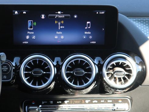 Certified 2025 Mercedes-Benz GLA 250 image 14