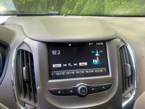 Used 2016 Chevrolet Cruze LT FWD image 13