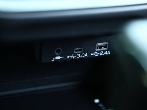 Used 2024 Subaru Crosstrek 2.5i Limited w/ Crosstrek Mirror Package AWD/4WD image 38