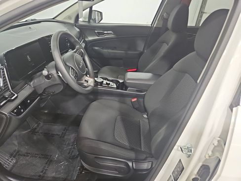 Used 2024 Kia Sportage LX AWD/4WD image 10