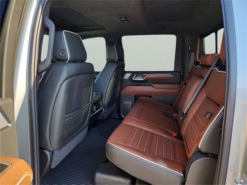 New 2025 GMC Sierra 2500 Denali Ultimate w/ Max Trailering Package image 11