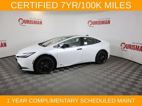 Used 2025 Toyota Prius AWD image 11