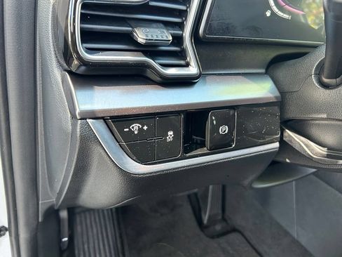 Used 2024 Kia Sportage EX FWD image 19