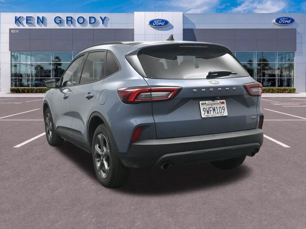 Used 2025 Ford Escape ST-Line w/ Equipment Group 301A FWD image 8
