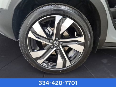 New 2025 Volvo XC40 B5 Plus w/ Protection Package Premier image 14