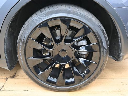 Used 2023 Tesla Model Y Long Range AWD/4WD image 10