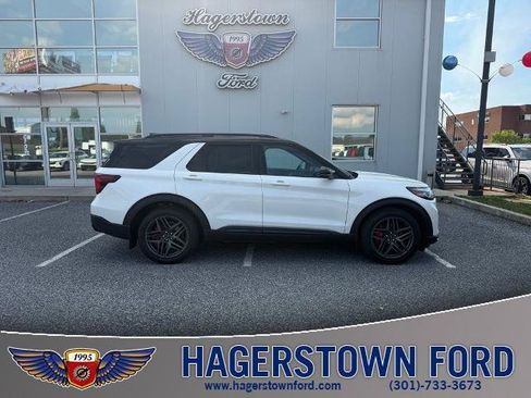 Certified 2025 Ford Explorer ST AWD/4WD image 1