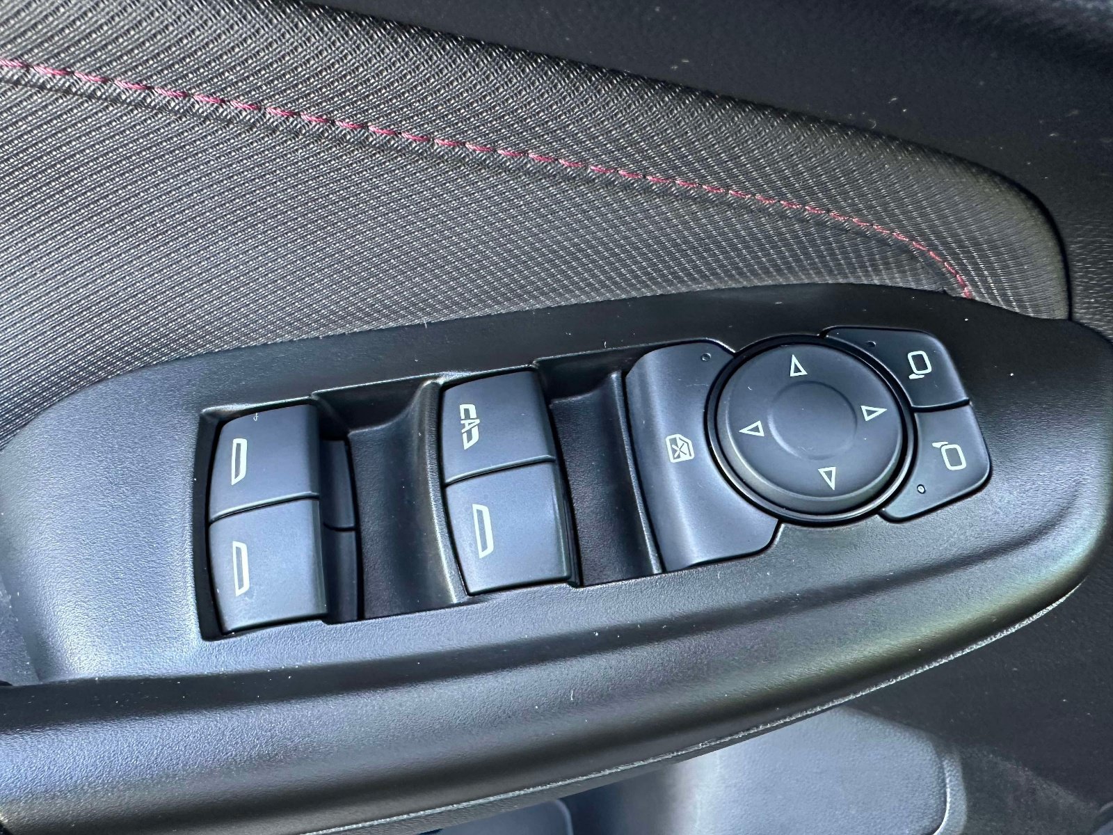 Used 2023 Chevrolet TrailBlazer RS w/ Convenience Package AWD/4WD image 18