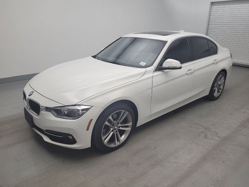 Used 2017 BMW 330i Sedan w/ Premium Package RWD image 2