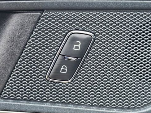 Used 2024 Ford Edge SEL w/ Convenience Package image 7