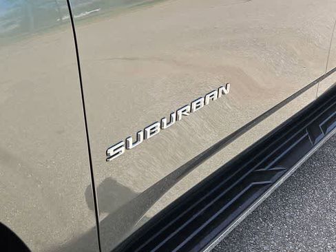Used 2023 Chevrolet Suburban Premier AWD/4WD image 26