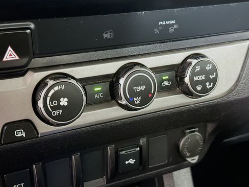 Used 2022 Toyota Tacoma SR RWD image 22