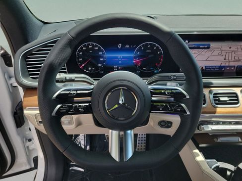 New 2026 Mercedes-Benz GLS 580 4MATIC image 29