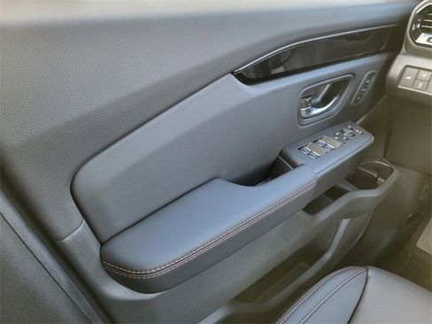 New 2025 Honda Pilot TrailSport image 31