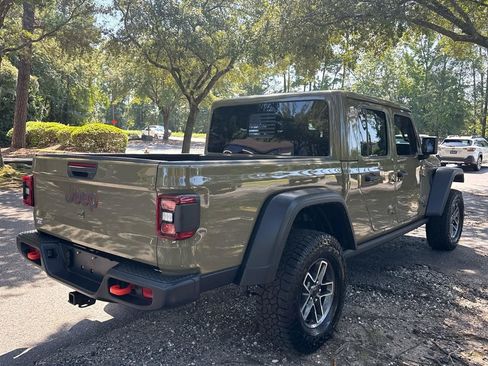 Used 2025 Jeep Gladiator Mojave w/ Convenience Group AWD/4WD image 5