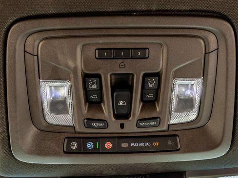 Used 2024 GMC Sierra 3500 Denali w/ Technology Package AWD/4WD image 26