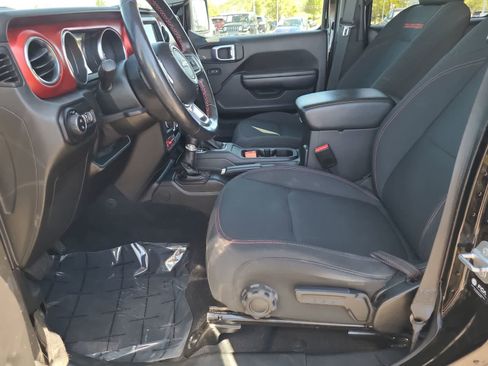 Used 2021 Jeep Gladiator Rubicon w/ Cold Weather Group AWD/4WD image 19