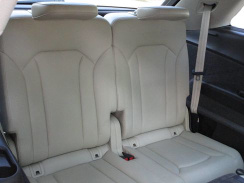 Used 2018 Audi Q7 3.0T Prestige w/ Prestige Package image 16