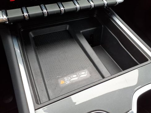 Used 2025 GMC Acadia Elevation image 15