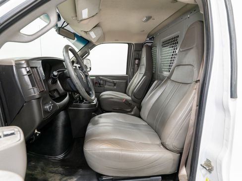 Used 2020 Chevrolet Express 2500 w/ Driver Convenience Package RWD image 18