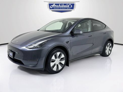 Used 2023 Tesla Model Y Long Range AWD/4WD image 3