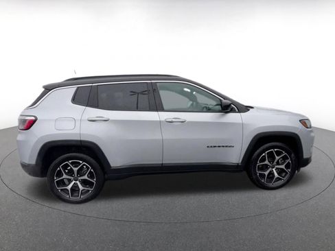 Used 2025 Jeep Compass Limited AWD/4WD image 16