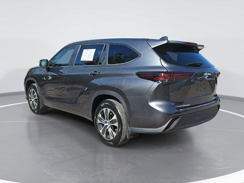 Used 2024 Toyota Highlander Limited AWD/4WD image 6