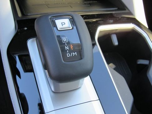 New 2025 Mitsubishi Outlander SE image 18