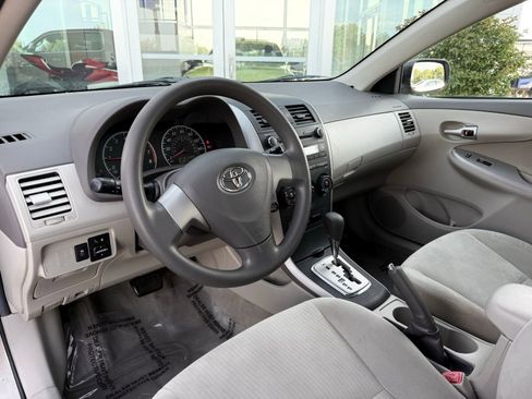 Used 2010 Toyota Corolla LE FWD image 13