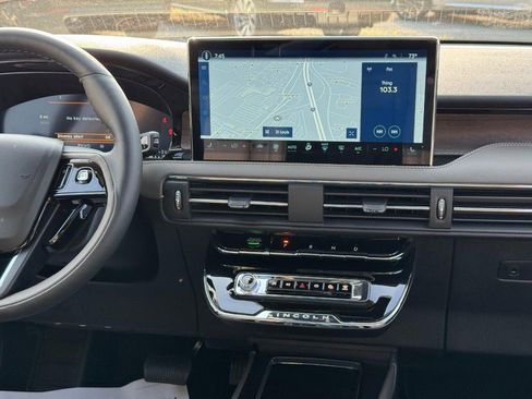New 2025 Lincoln Corsair Grand Touring image 15