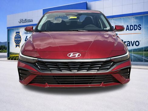 Used 2024 Hyundai Elantra SEL FWD image 2