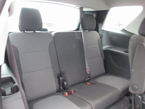 Used 2020 Chevrolet Traverse LT image 21