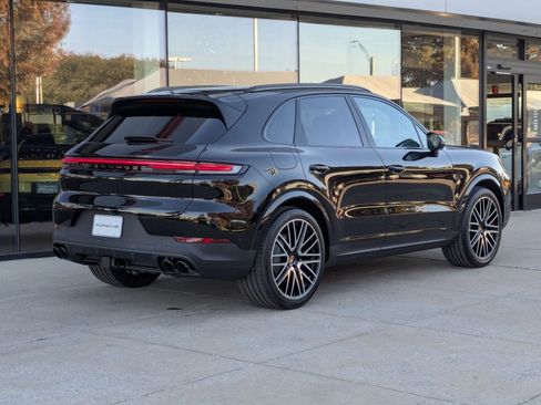 New 2026 Porsche Cayenne image 9