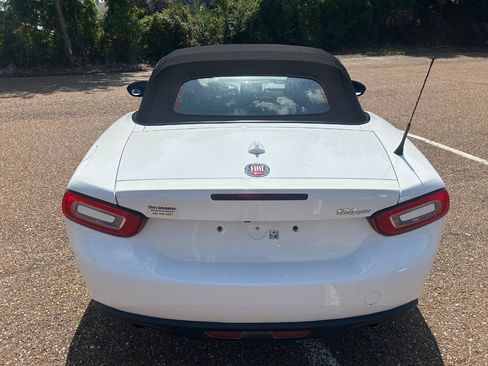Used 2020 FIAT 124 Spider Classica w/ Technology Group RWD image 12